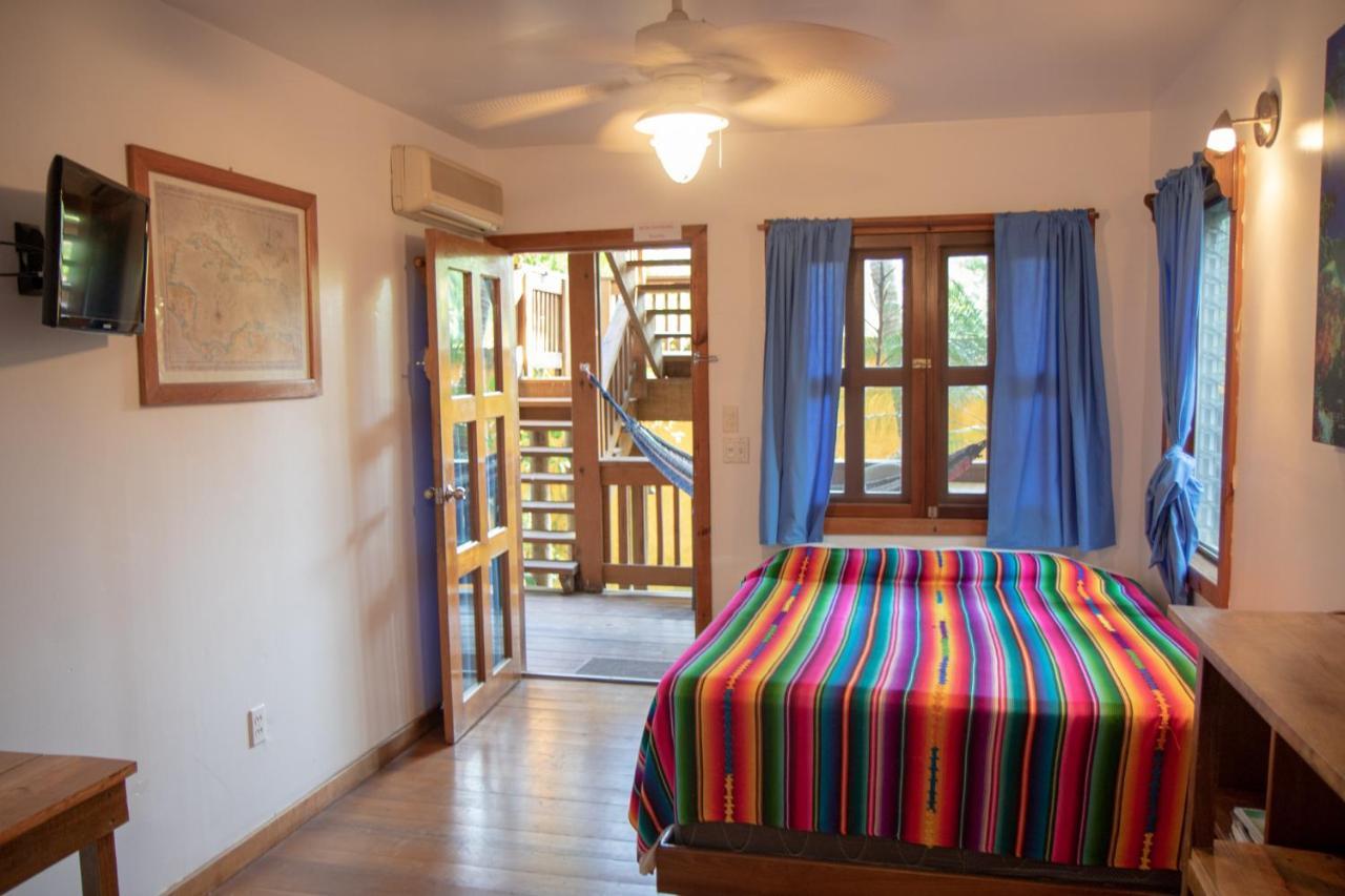 Seabreeze Inn ウェスト・エンド エクステリア 写真
