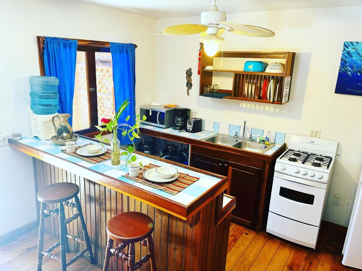 Seabreeze Inn ウェスト・エンド エクステリア 写真