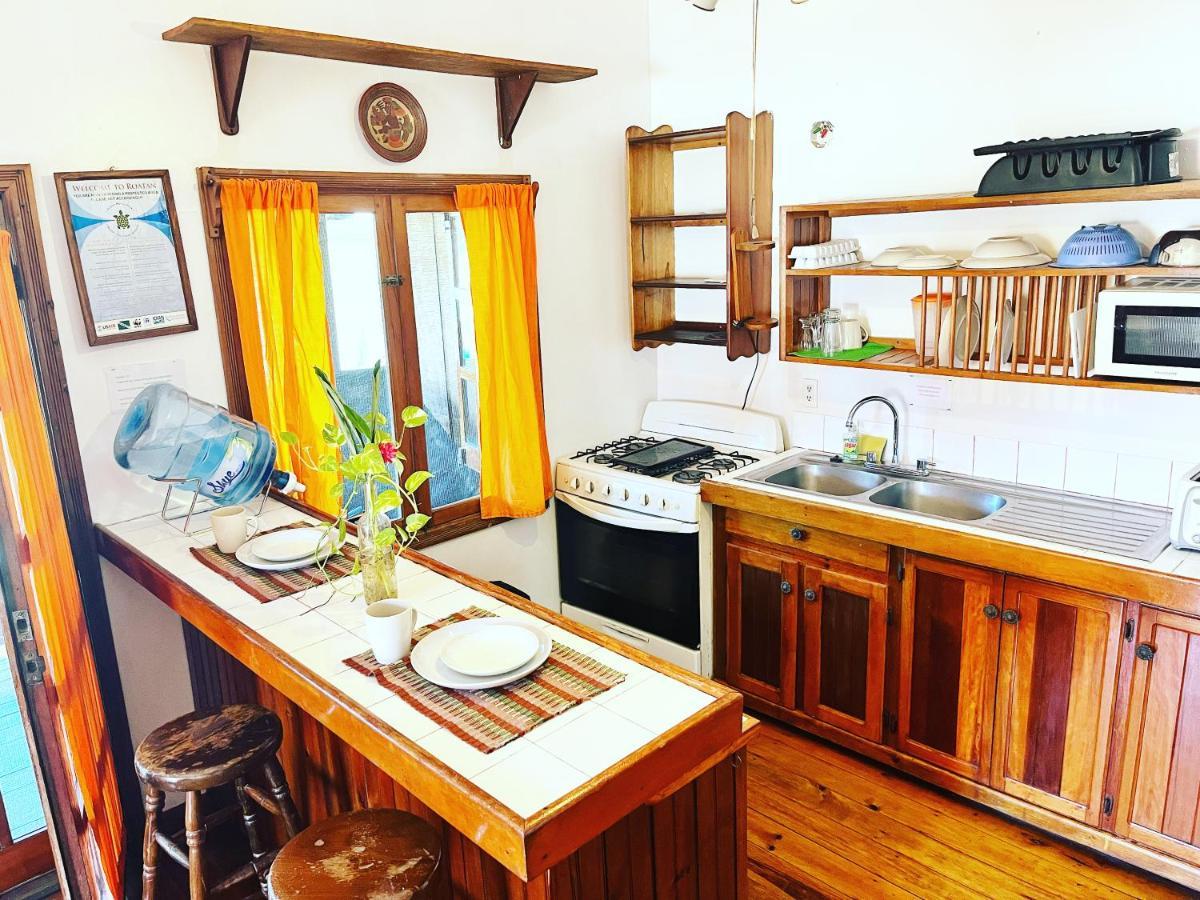 Seabreeze Inn ウェスト・エンド エクステリア 写真
