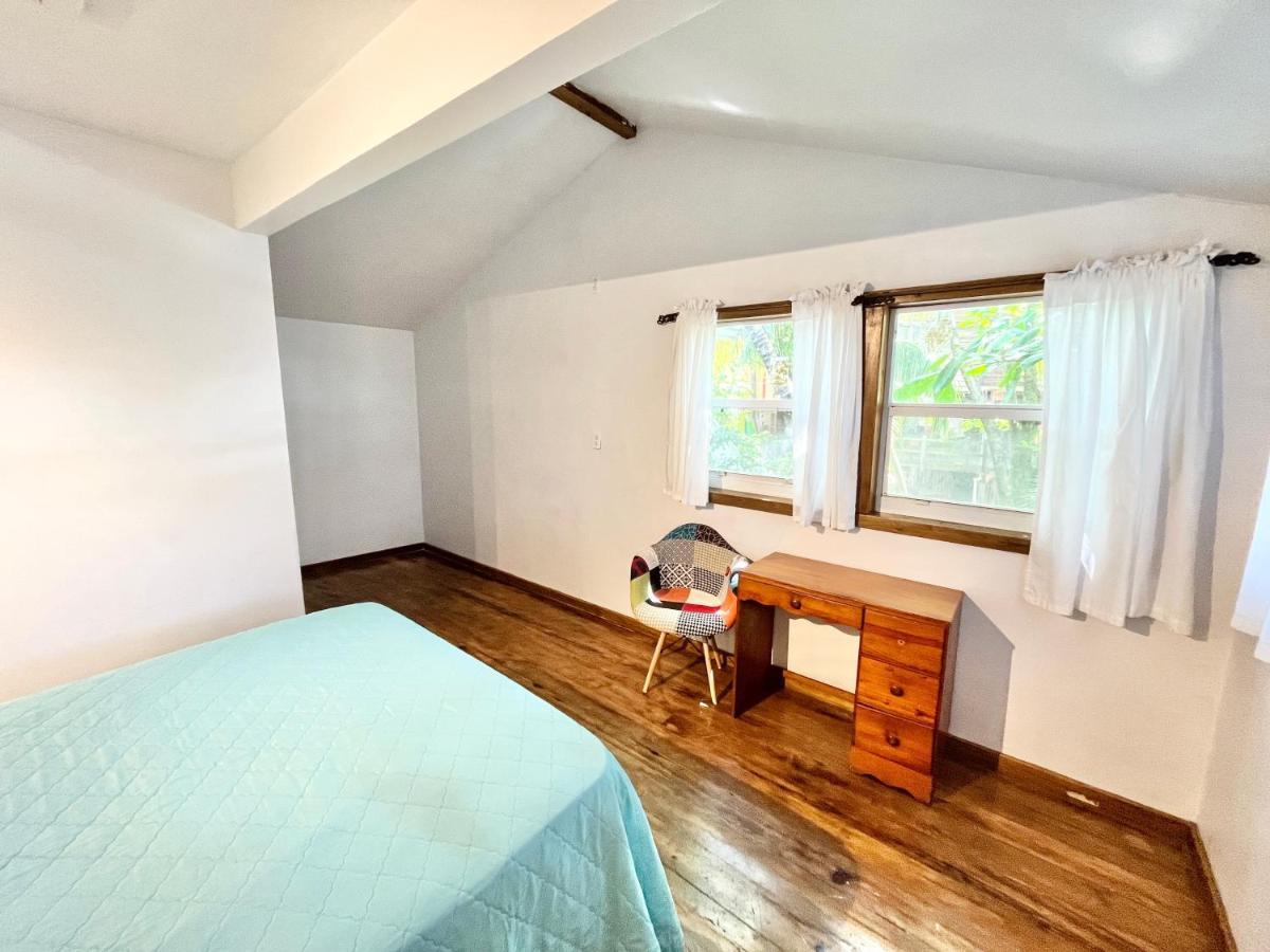 Seabreeze Inn ウェスト・エンド エクステリア 写真